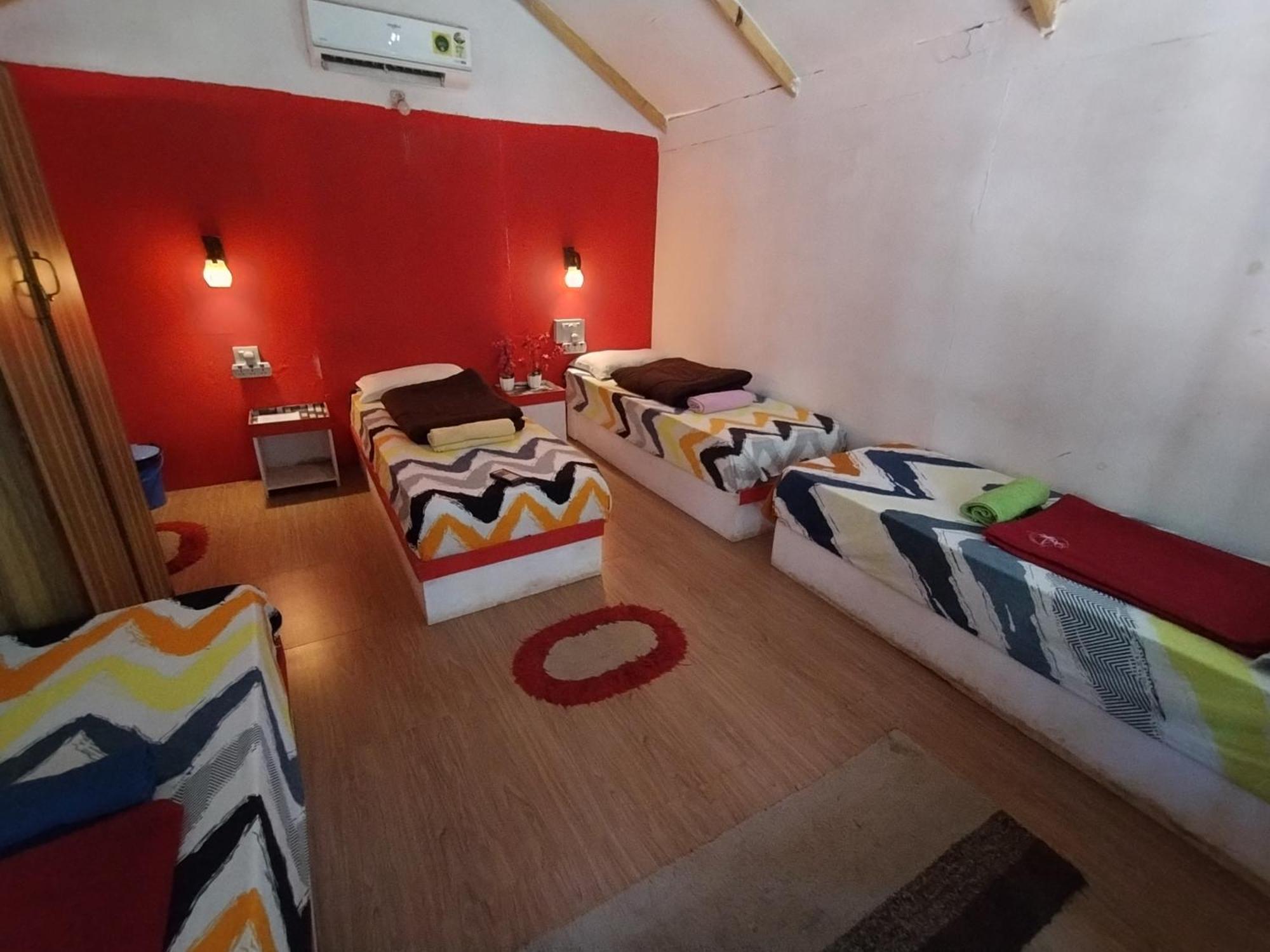 Tropical Bay Hostel Палолем Екстериор снимка