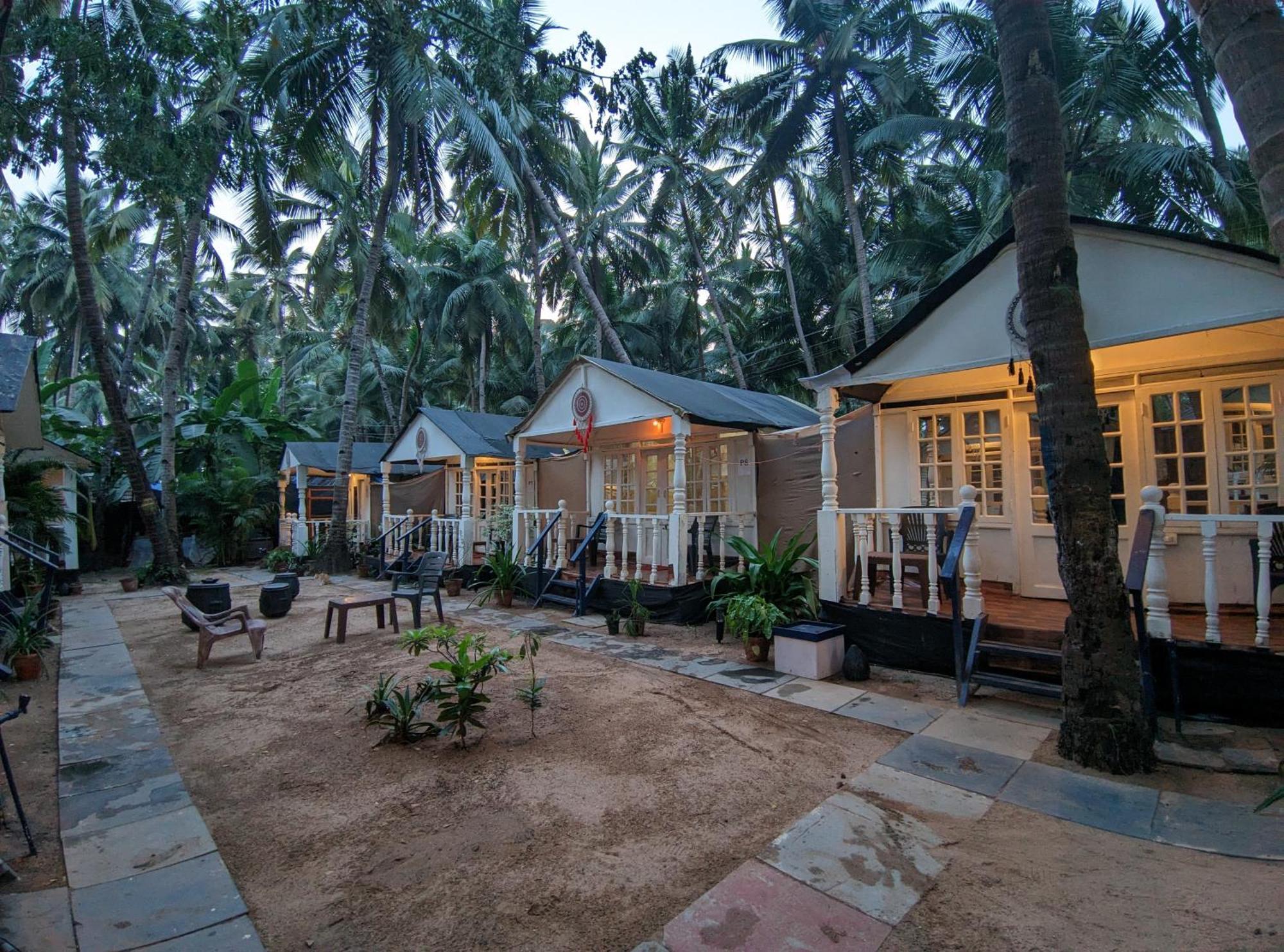 Tropical Bay Hostel Палолем Екстериор снимка