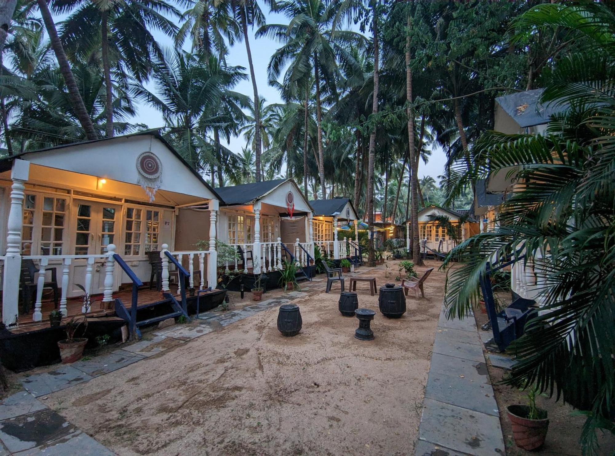 Tropical Bay Hostel Палолем Екстериор снимка