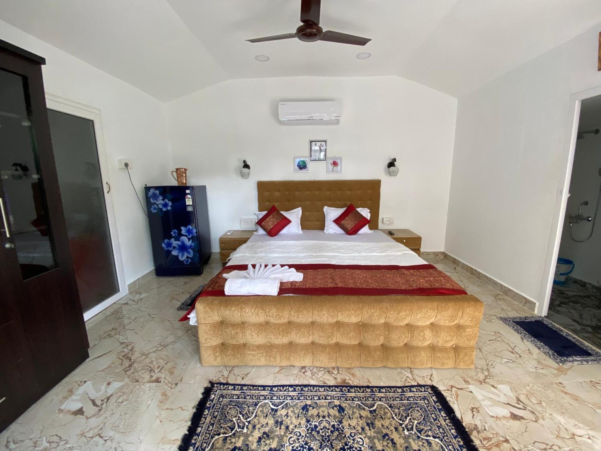 Tropical Bay Hostel Палолем Екстериор снимка