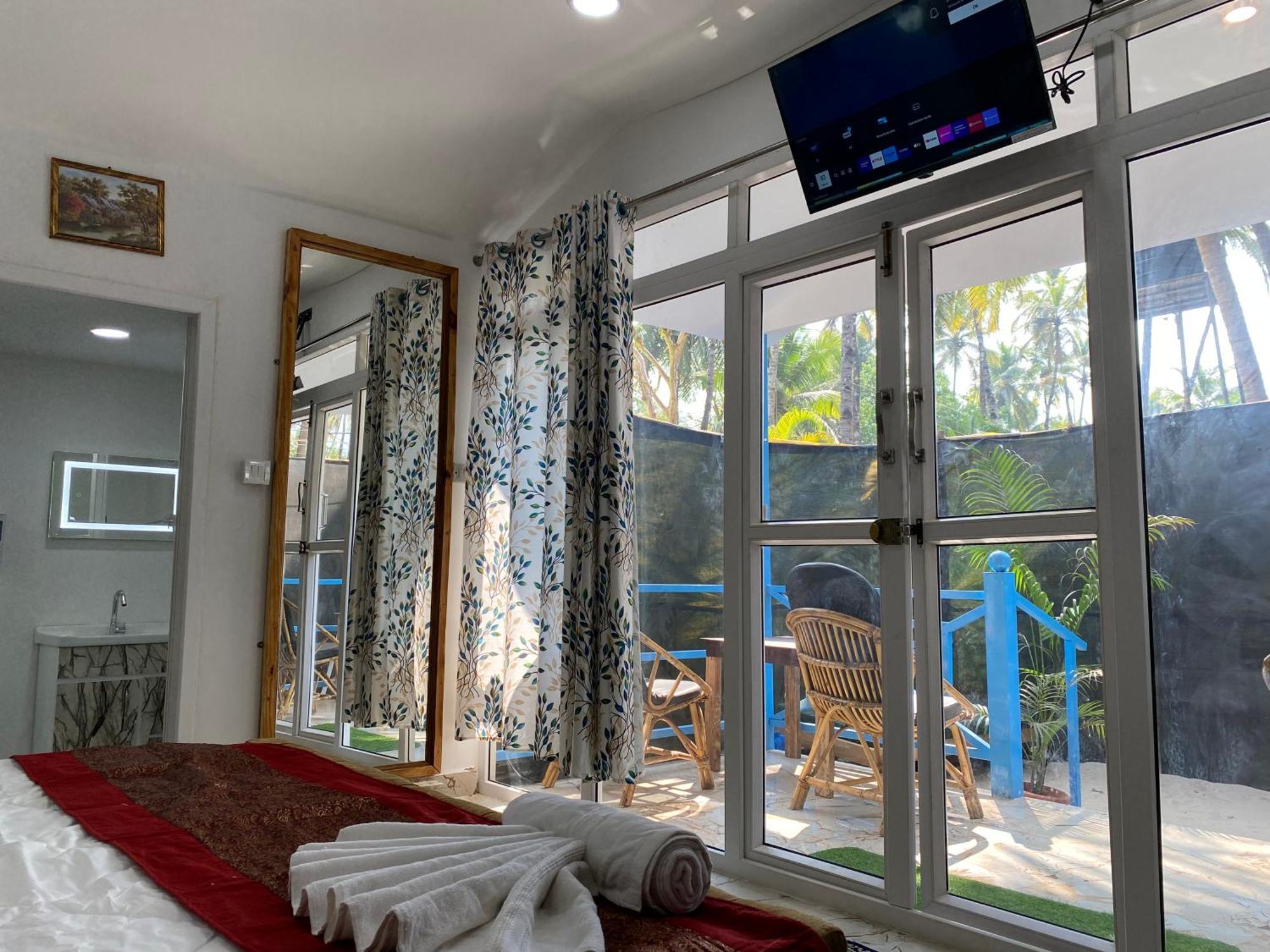 Tropical Bay Hostel Палолем Екстериор снимка