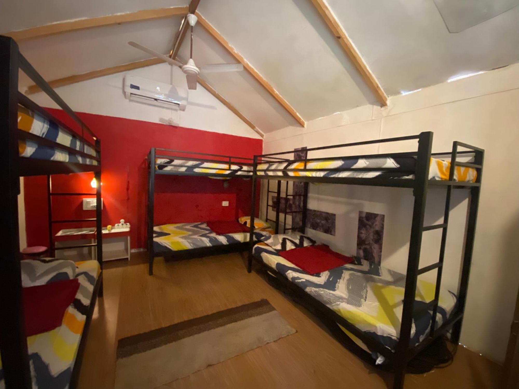Tropical Bay Hostel Палолем Екстериор снимка