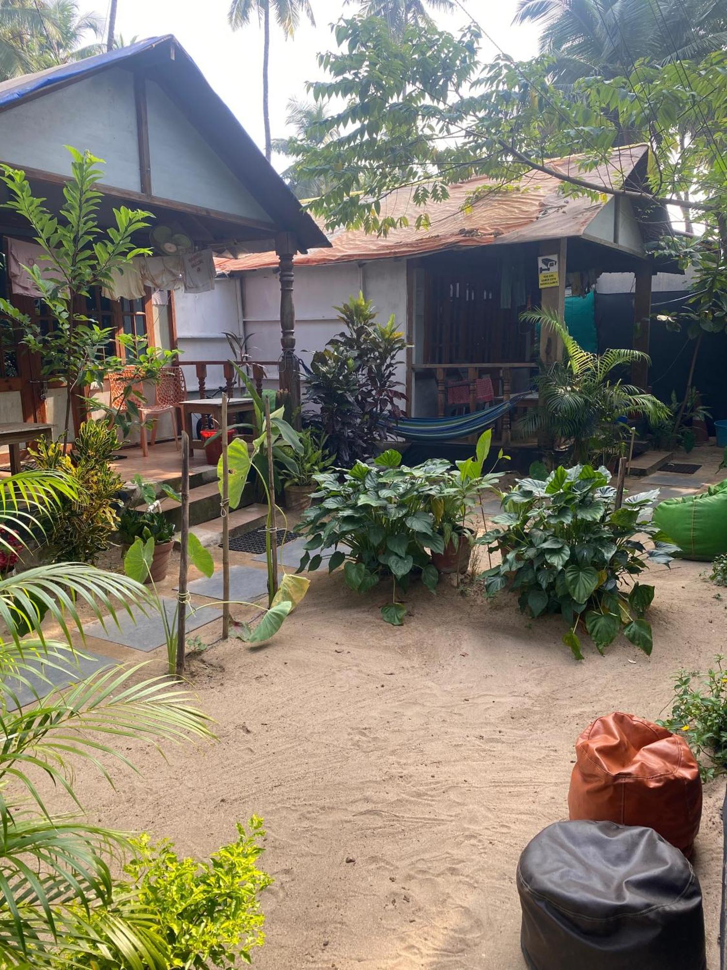 Tropical Bay Hostel Палолем Екстериор снимка