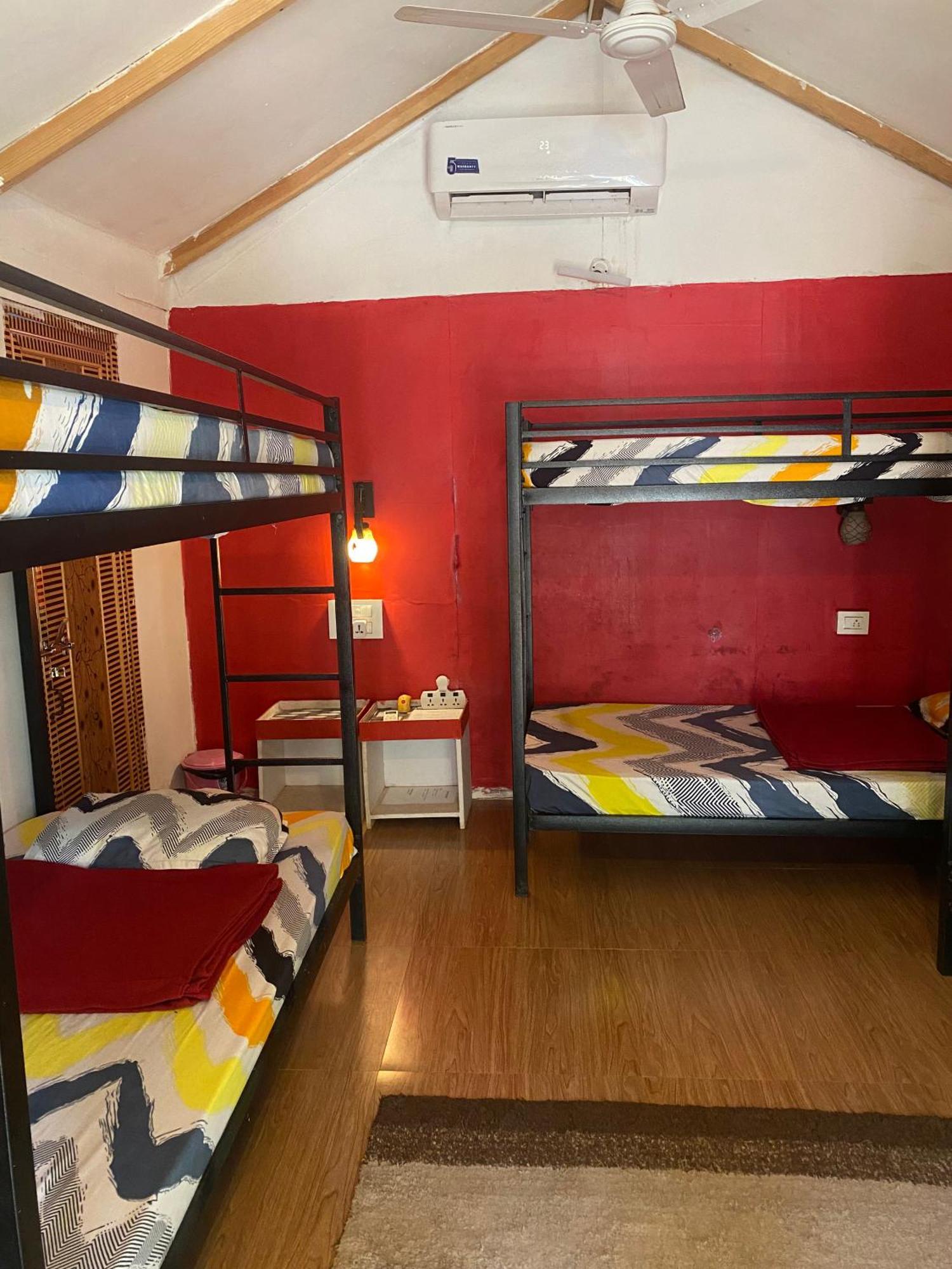 Tropical Bay Hostel Палолем Екстериор снимка