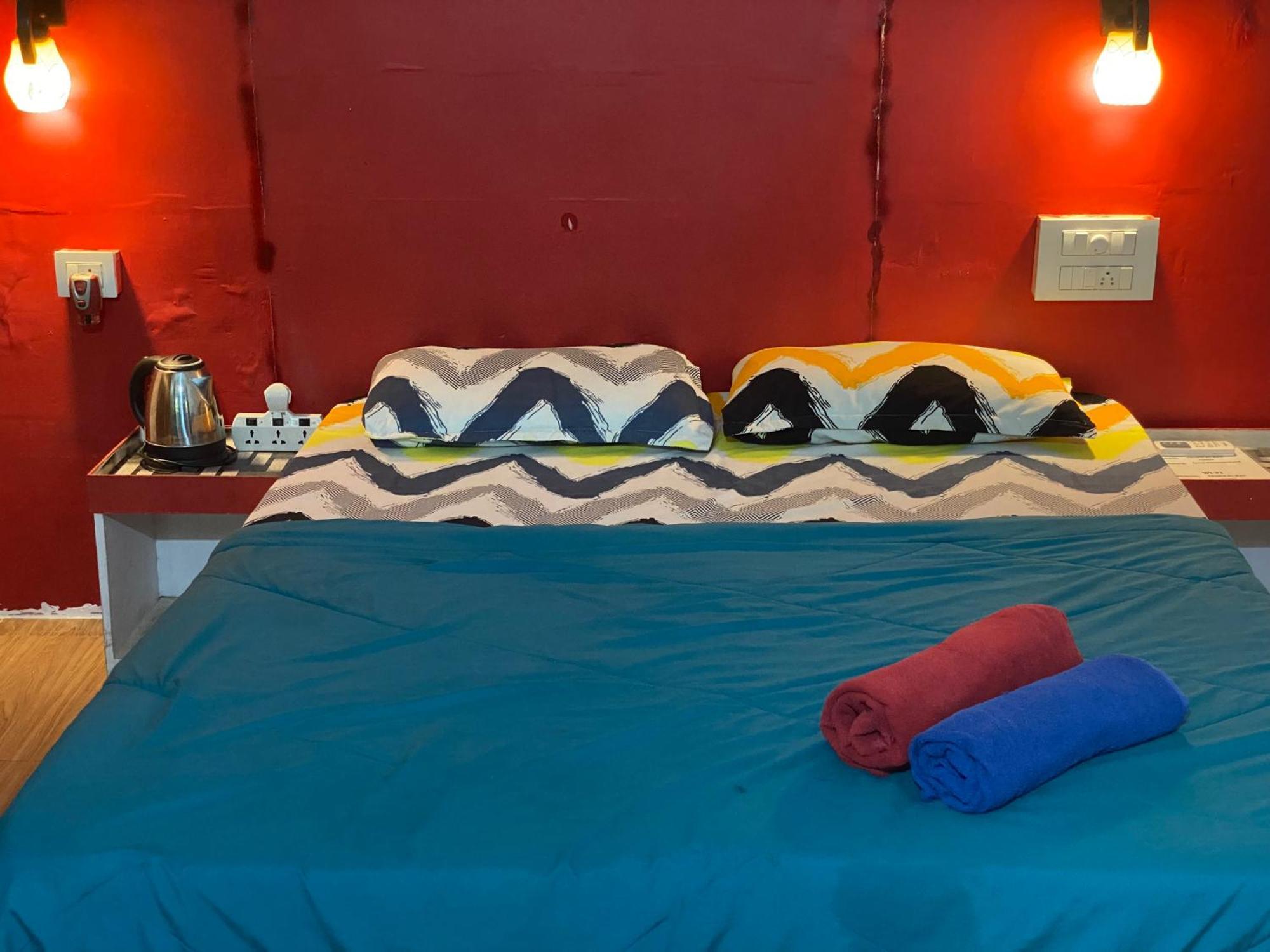 Tropical Bay Hostel Палолем Екстериор снимка