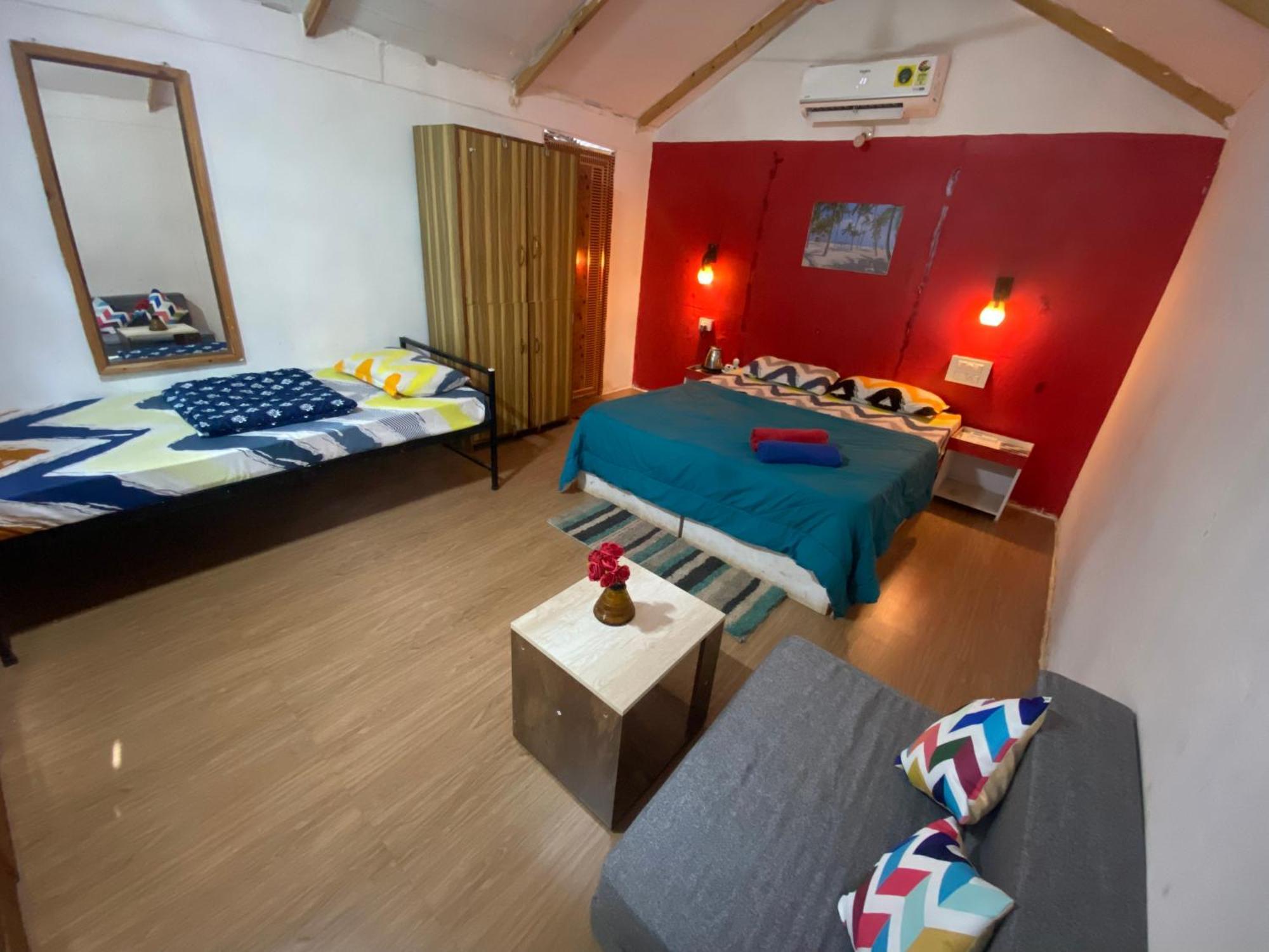 Tropical Bay Hostel Палолем Екстериор снимка
