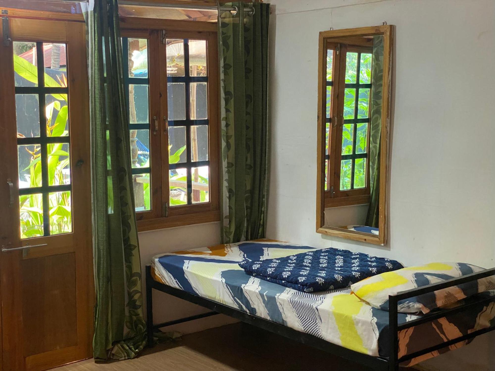 Tropical Bay Hostel Палолем Екстериор снимка