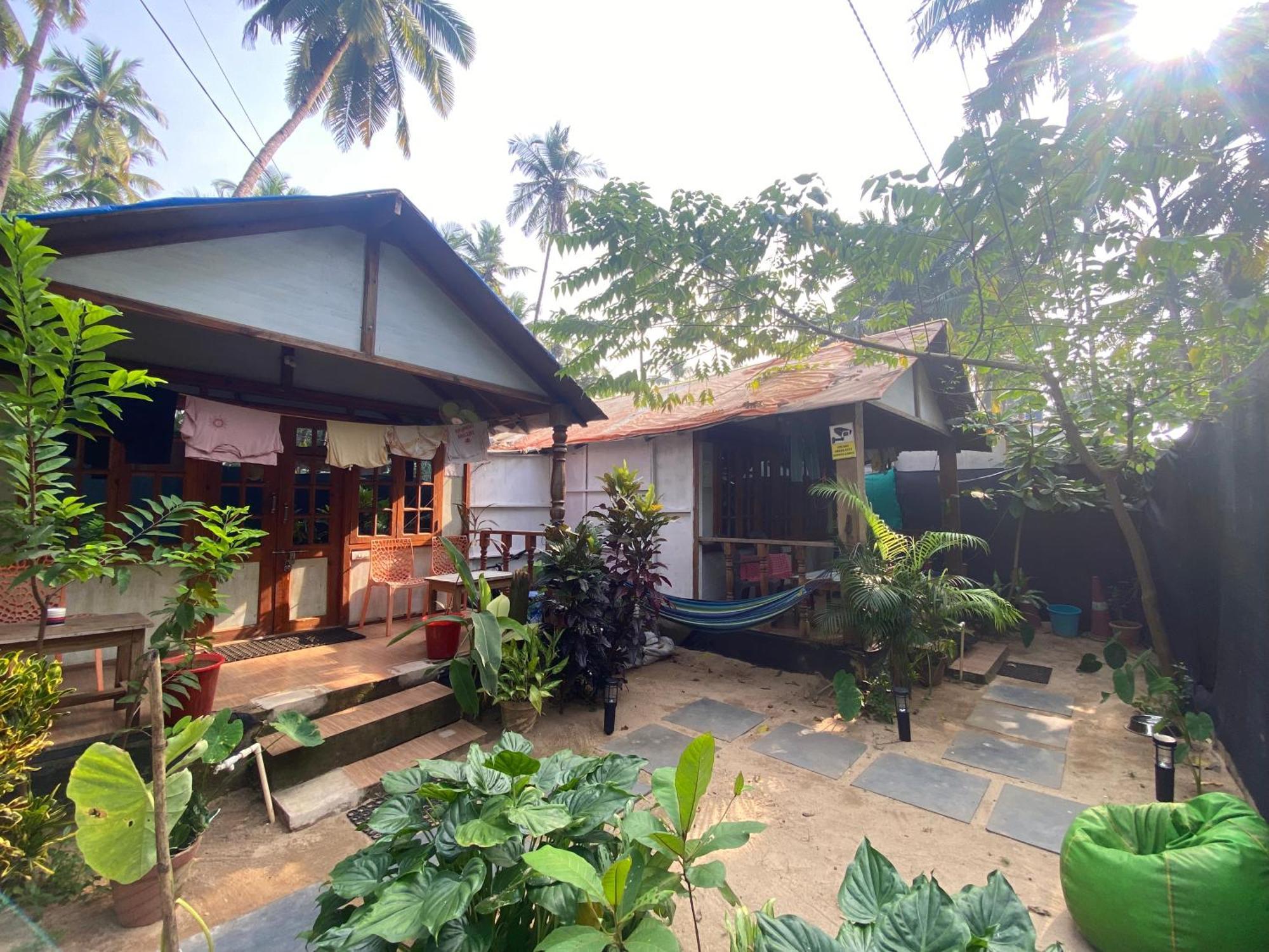 Tropical Bay Hostel Палолем Екстериор снимка